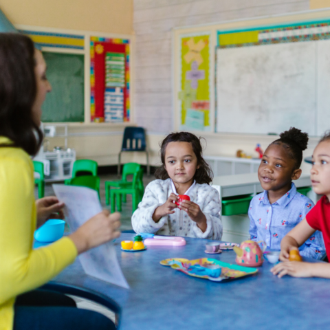 Investir em educação para meninas: um passo para o desenvolvimento sustentável